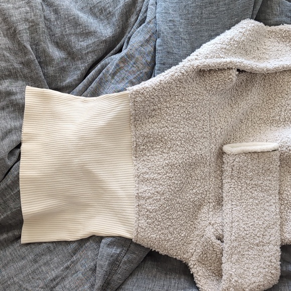 Philip Lim 3.1 fuzzy sweater with oversized neck - Picture 4 of 5